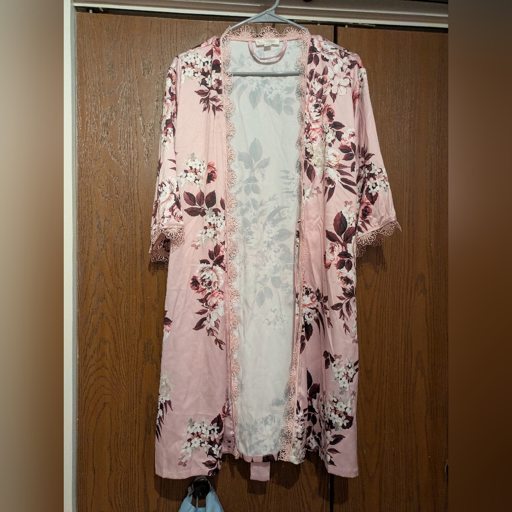 LeRose Pink and Purple Floral Robe M/L Size